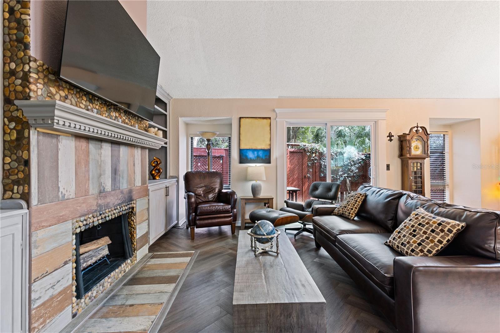 Image 8 of 81 For 1621 2nd Street 101