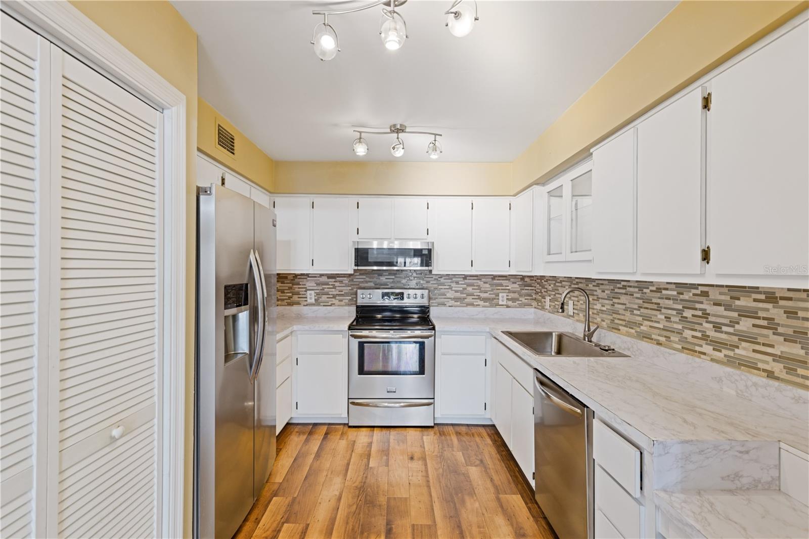 Image 17 of 60 For 1621 2nd Street 302