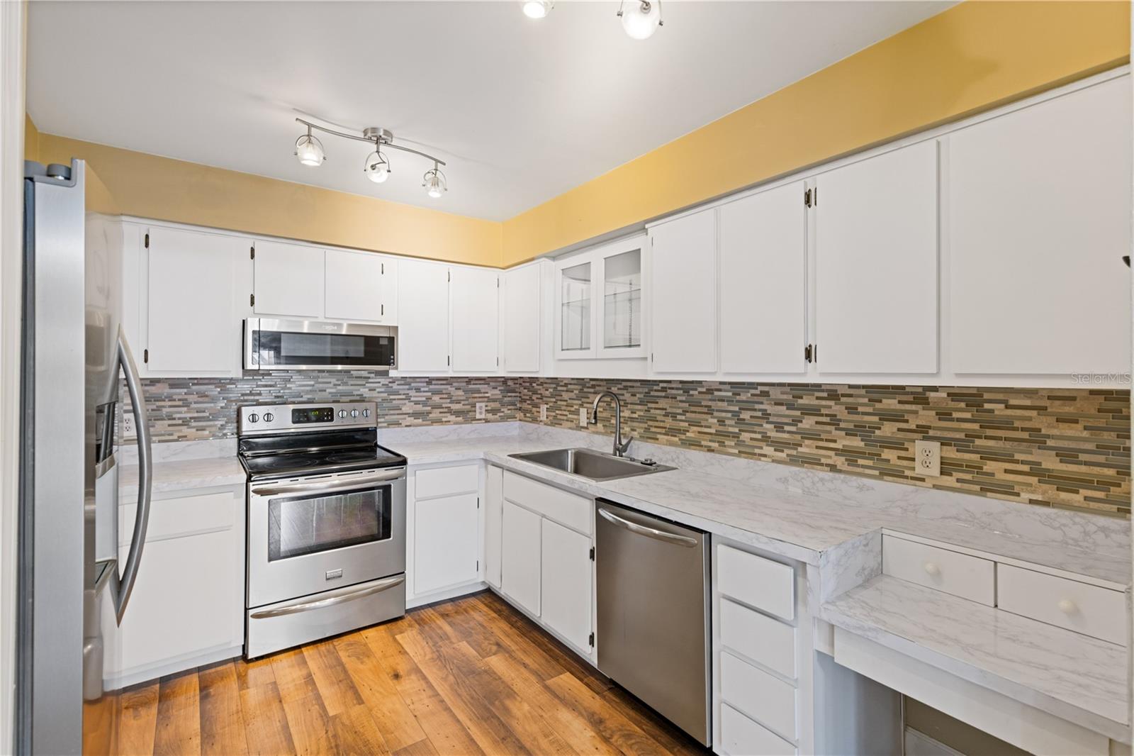 Image 18 of 60 For 1621 2nd Street 302