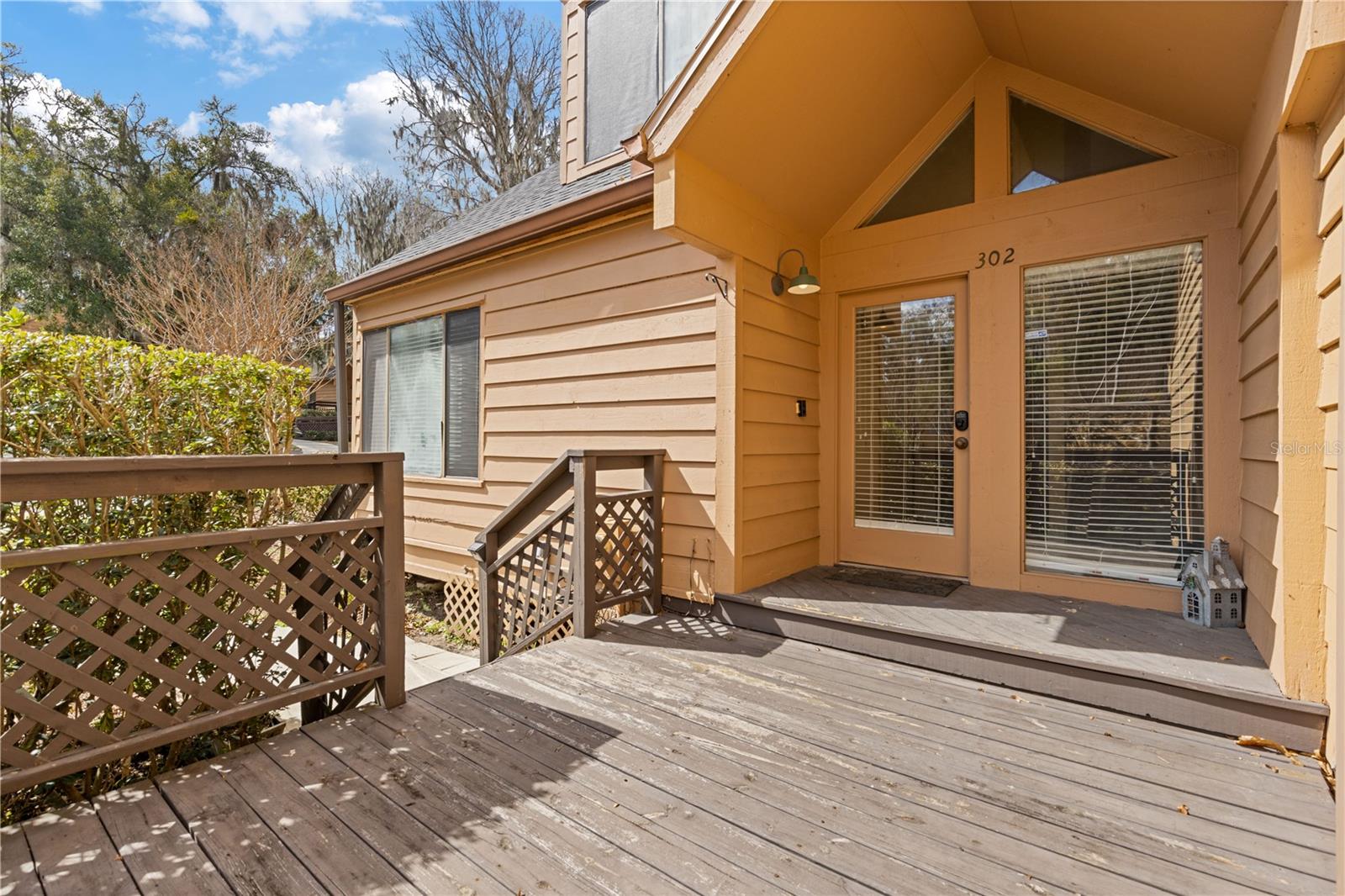 Image 3 of 60 For 1621 2nd Street 302