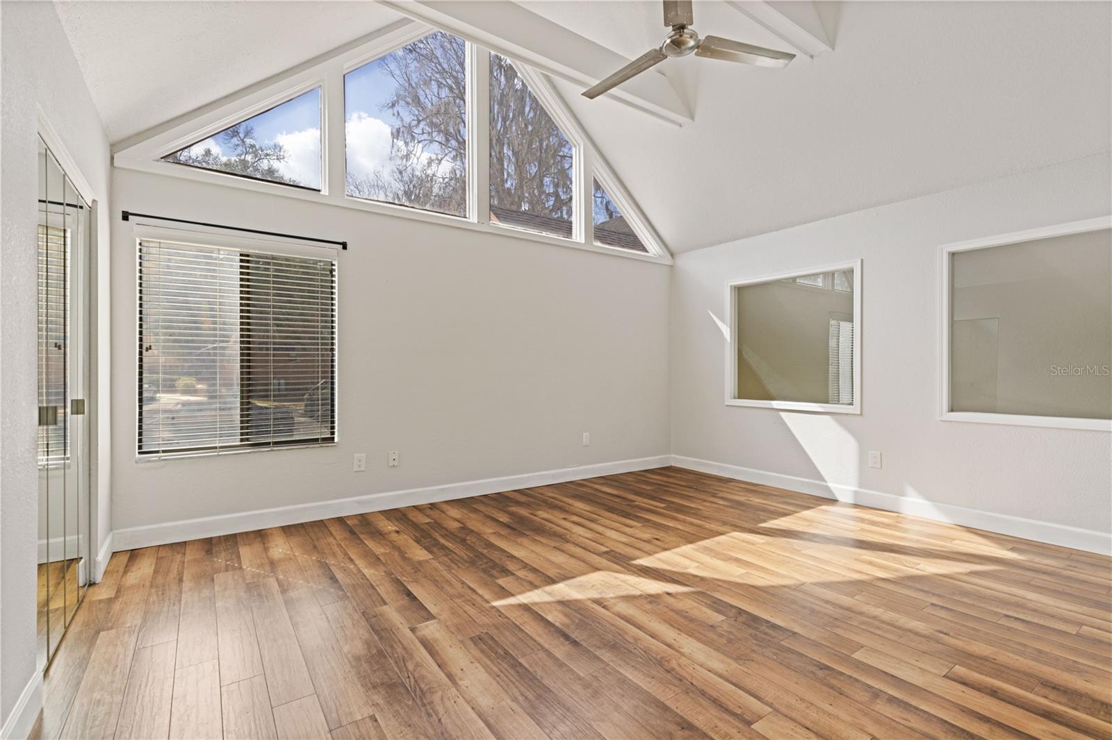 Image 31 of 60 For 1621 2nd Street 302