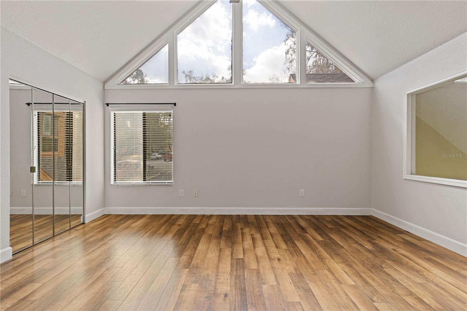 Image 33 of 60 For 1621 2nd Street 302