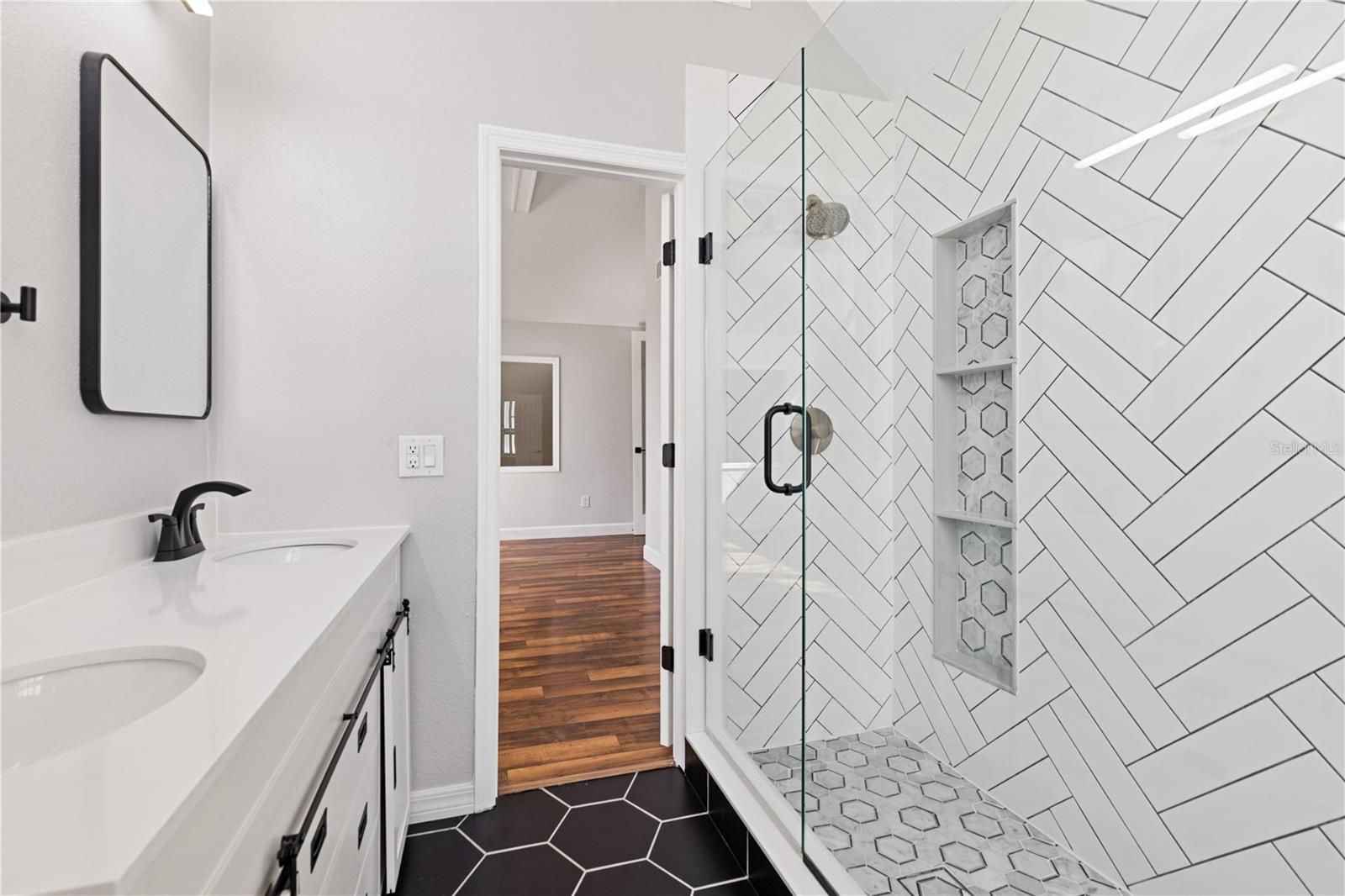 Image 36 of 60 For 1621 2nd Street 302