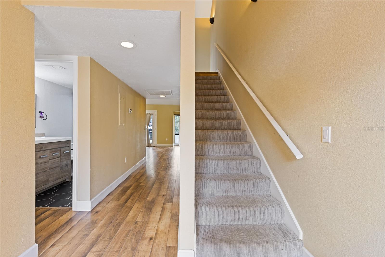 Image 4 of 60 For 1621 2nd Street 302