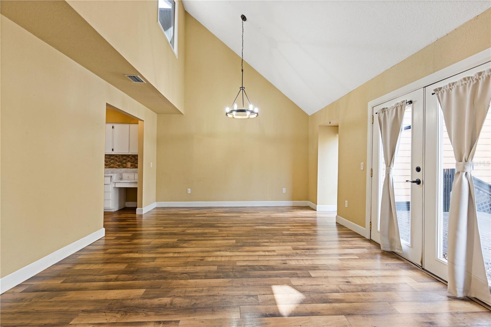 Image 9 of 60 For 1621 2nd Street 302