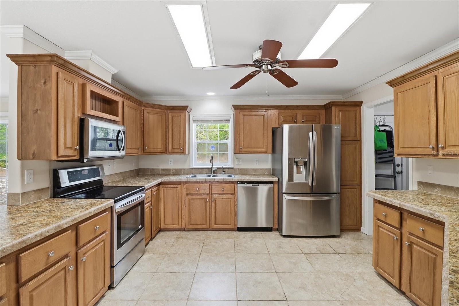 Image 11 of 44 For 7545 Damascus Avenue