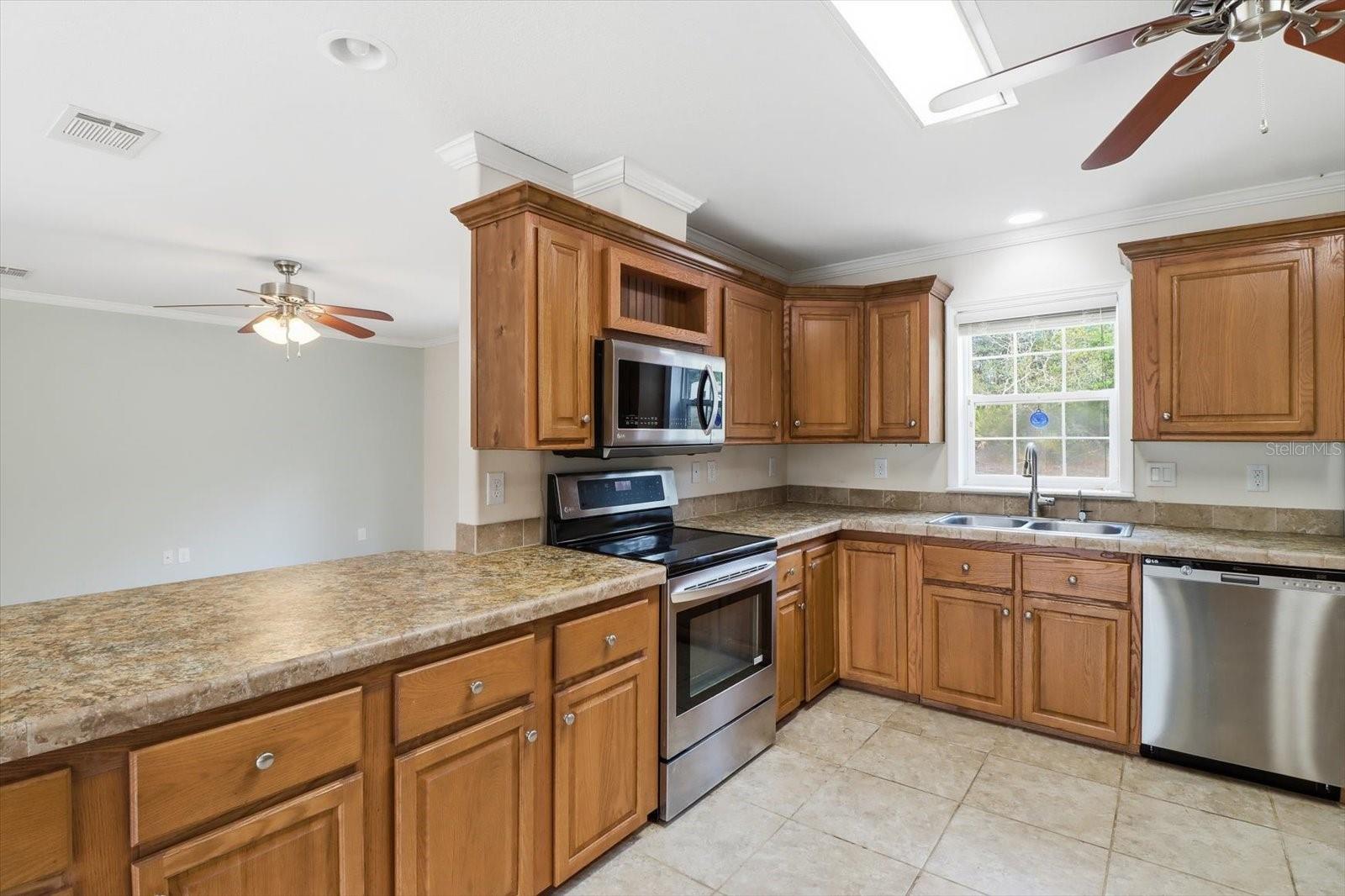 Image 13 of 44 For 7545 Damascus Avenue