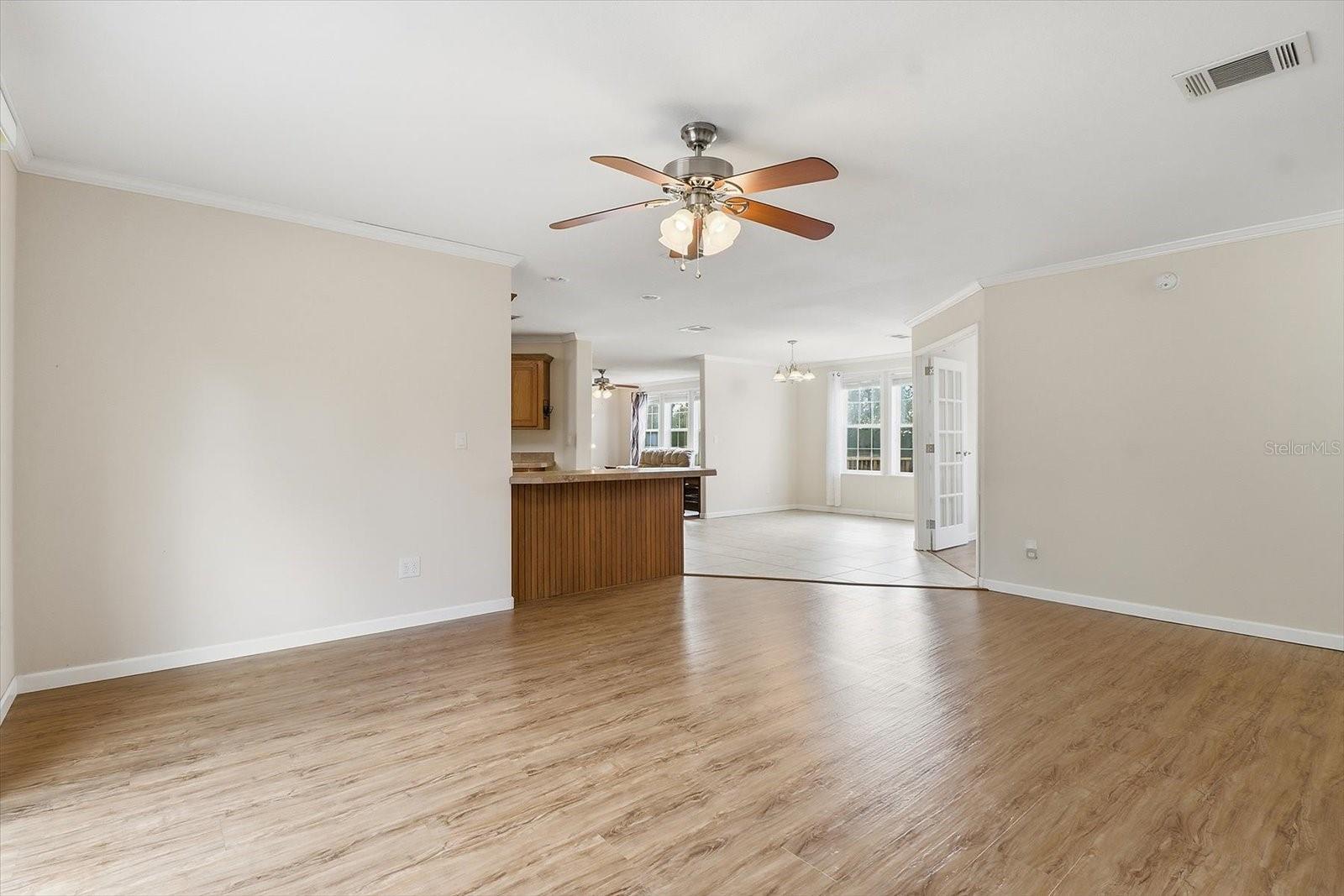 Image 17 of 44 For 7545 Damascus Avenue