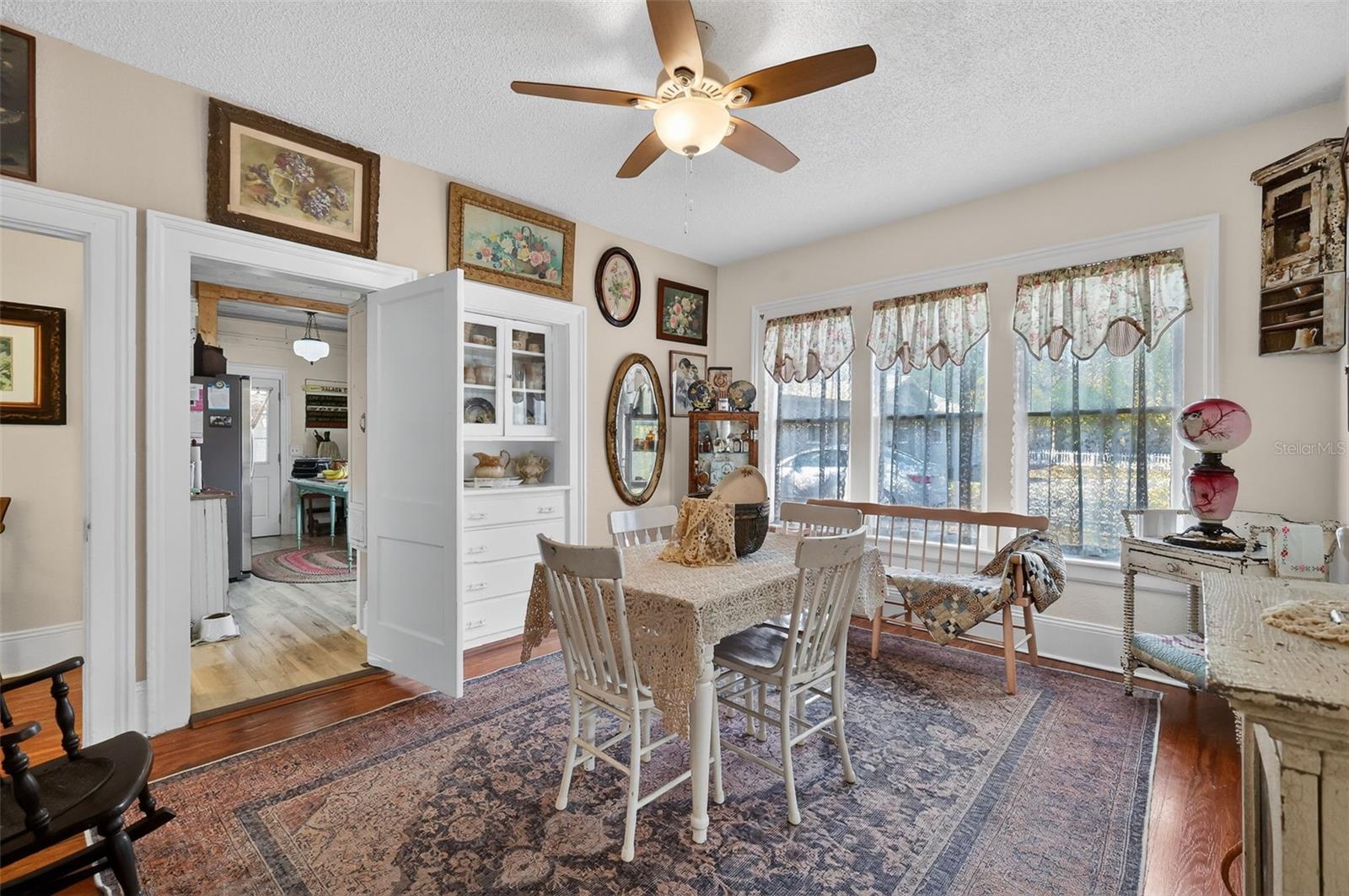 Image 14 of 33 For 740 Summit Street