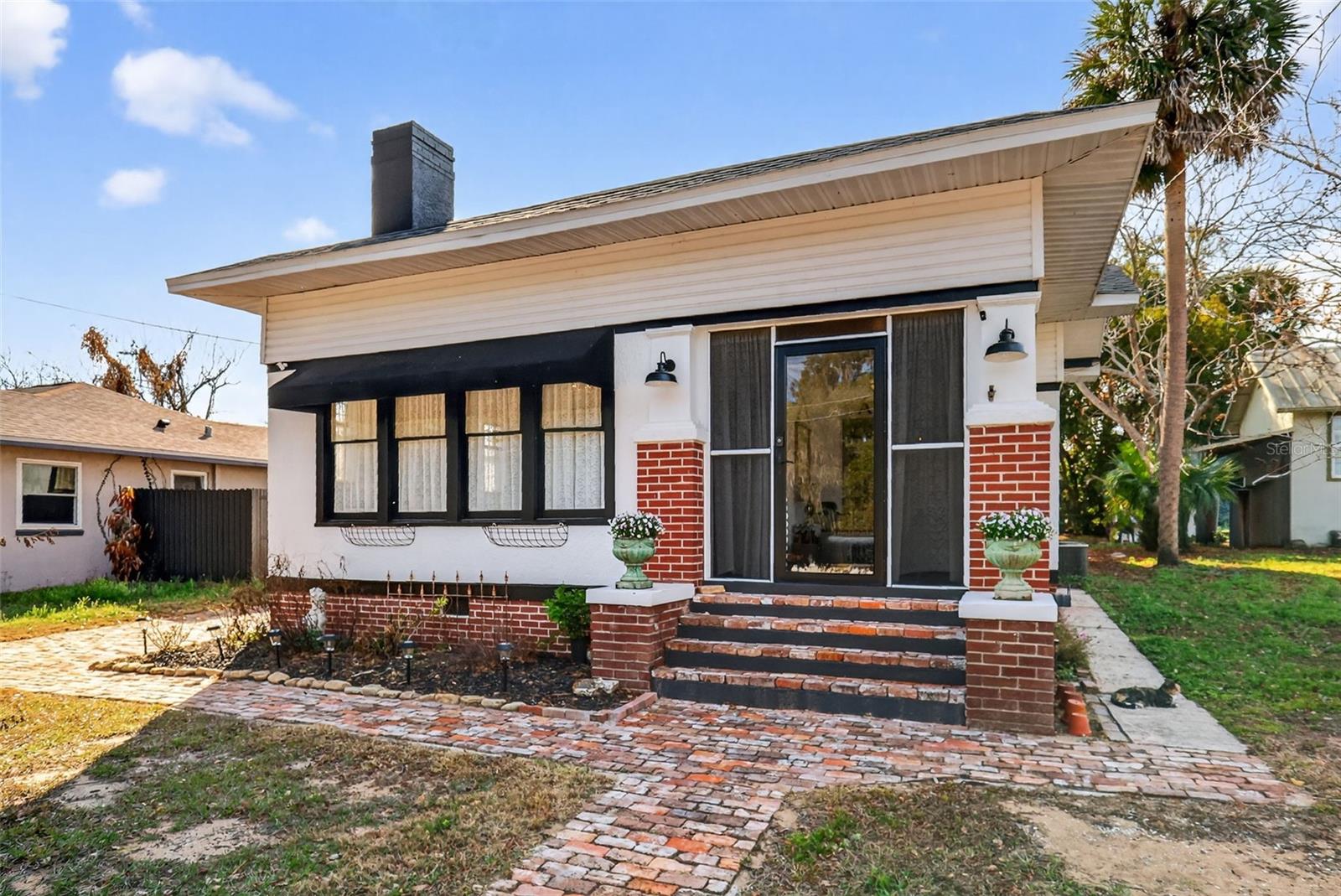 Image 4 of 33 For 740 Summit Street