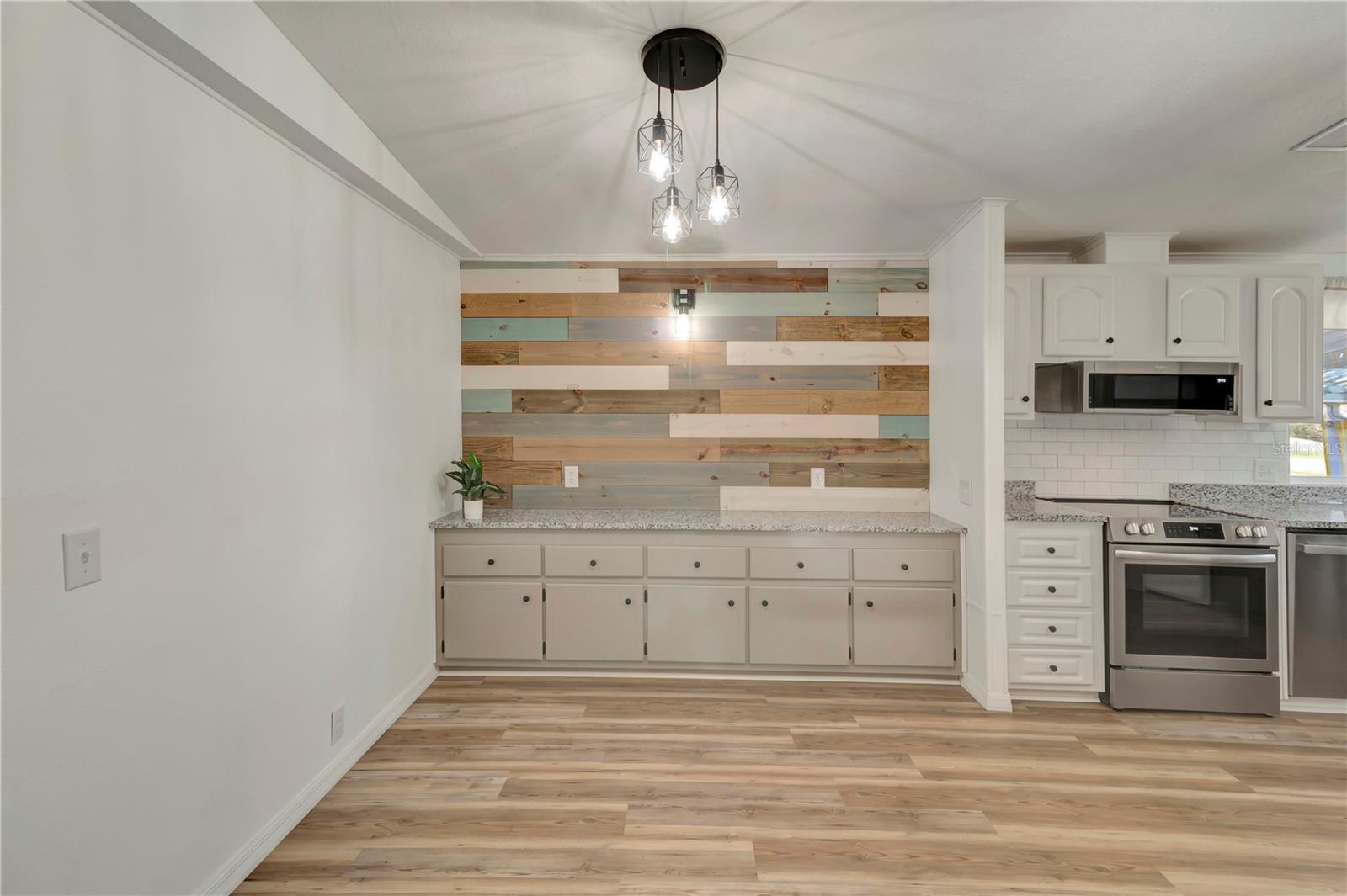 Image 22 of 60 For 3935 Parway Road 1322