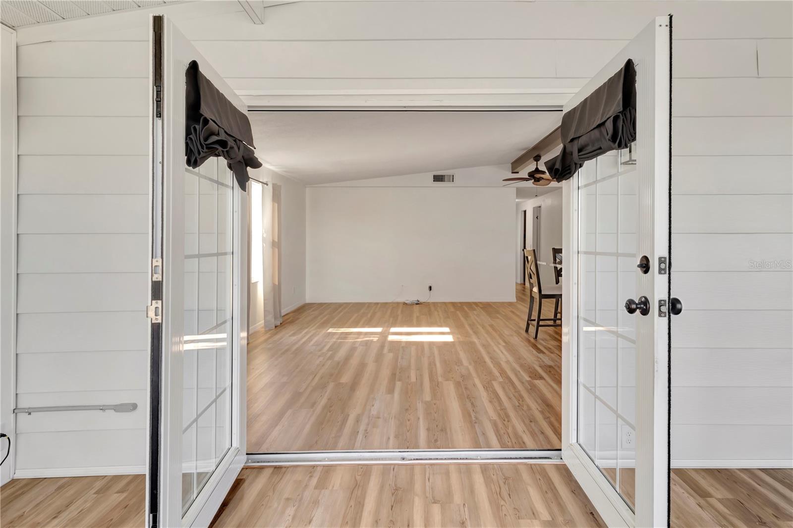 Image 29 of 60 For 3935 Parway Road 1322