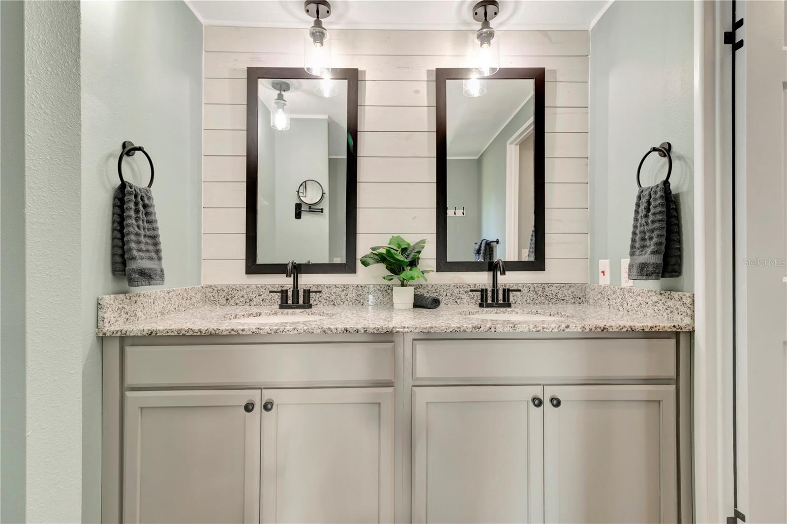 Image 34 of 60 For 3935 Parway Road 1322