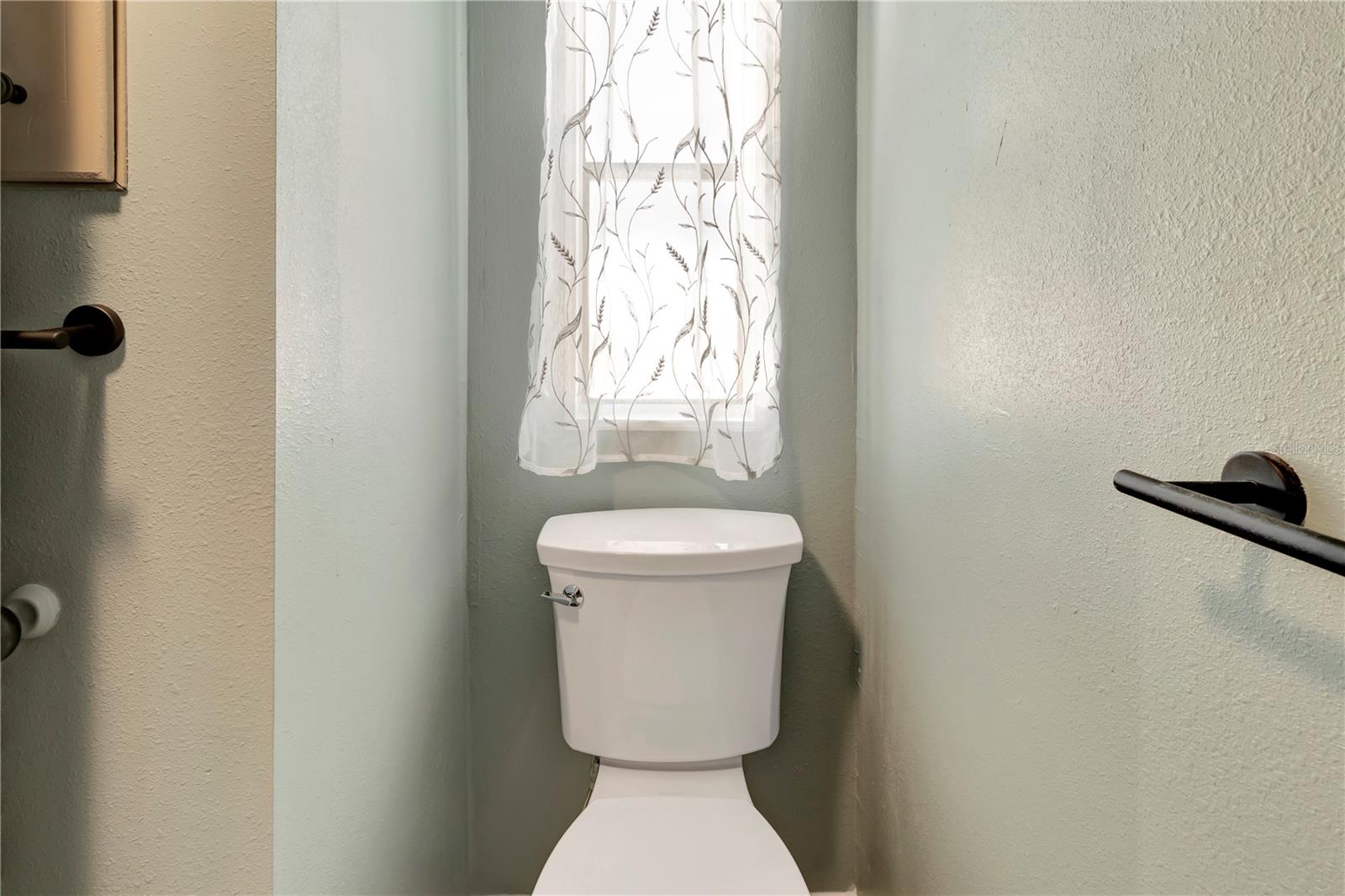 Image 37 of 60 For 3935 Parway Road 1322