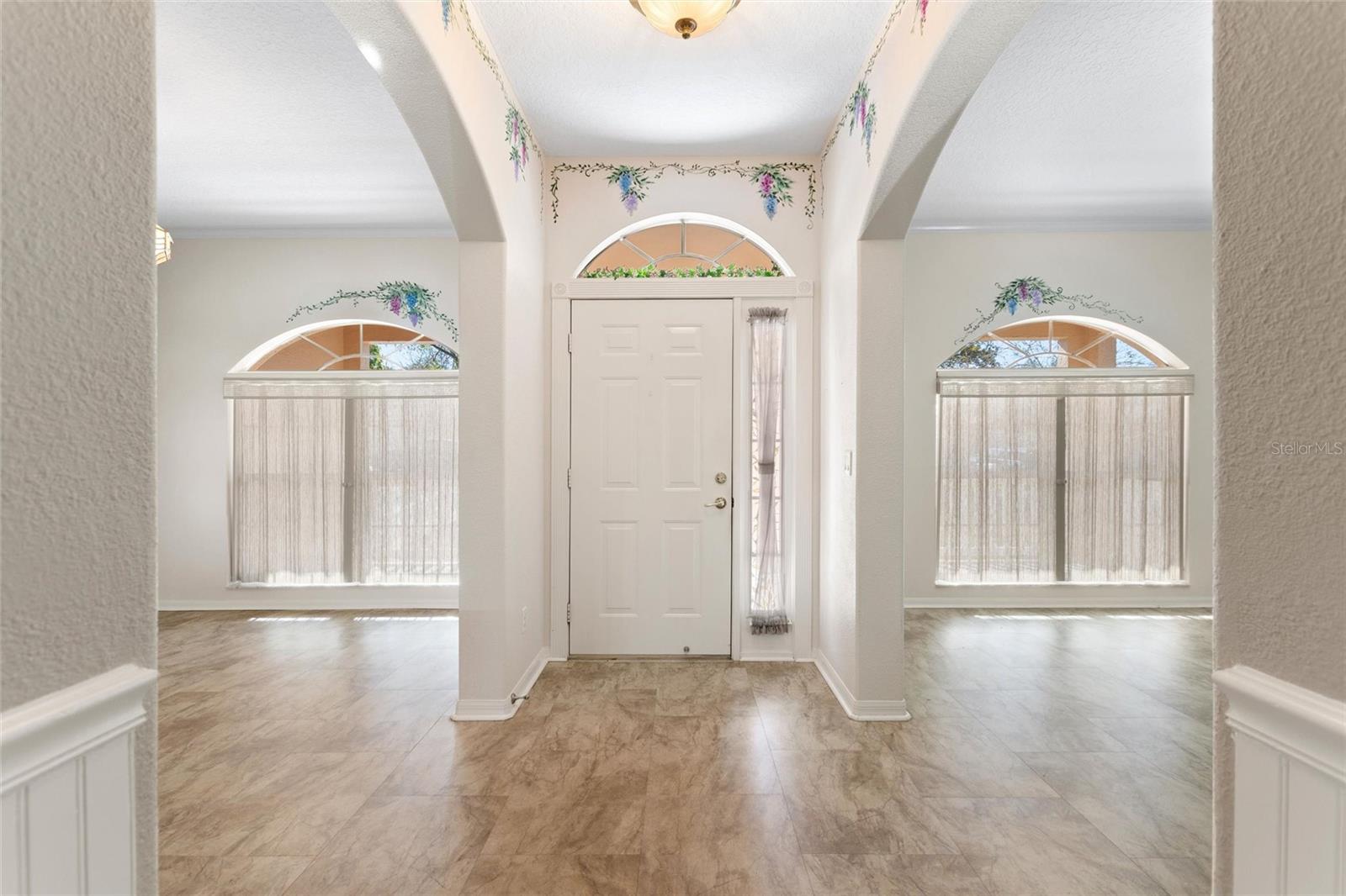 Image 11 of 70 For 2190 Caxton Avenue