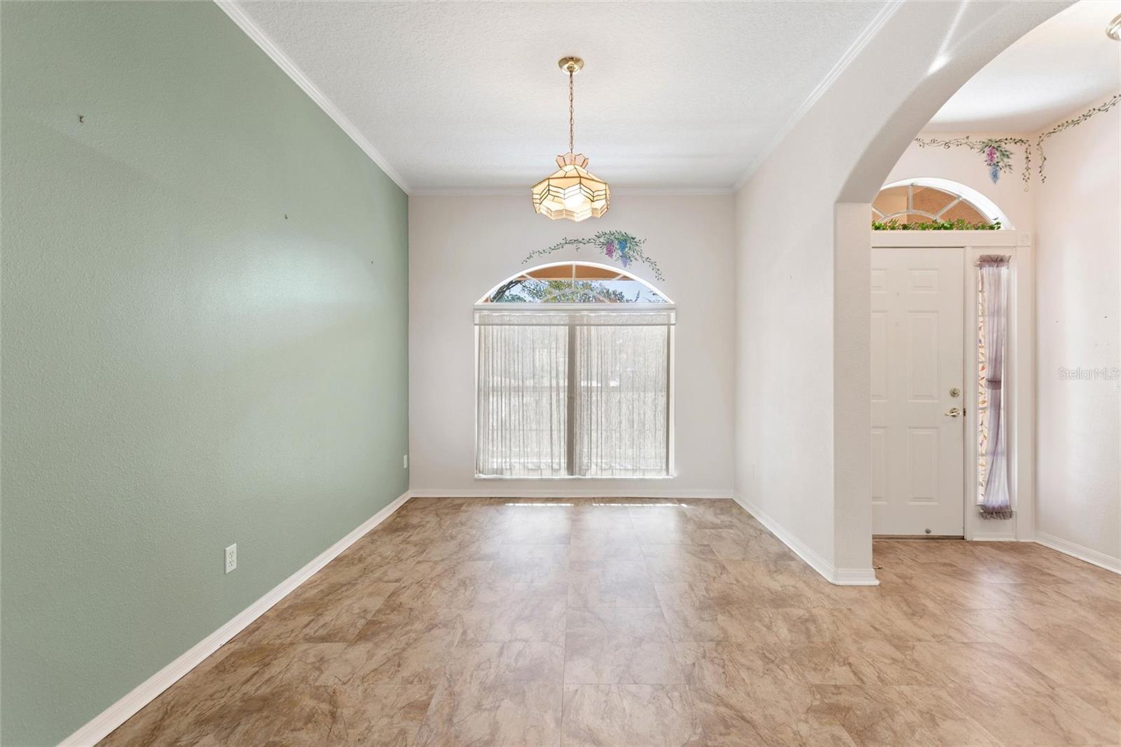 Image 14 of 70 For 2190 Caxton Avenue