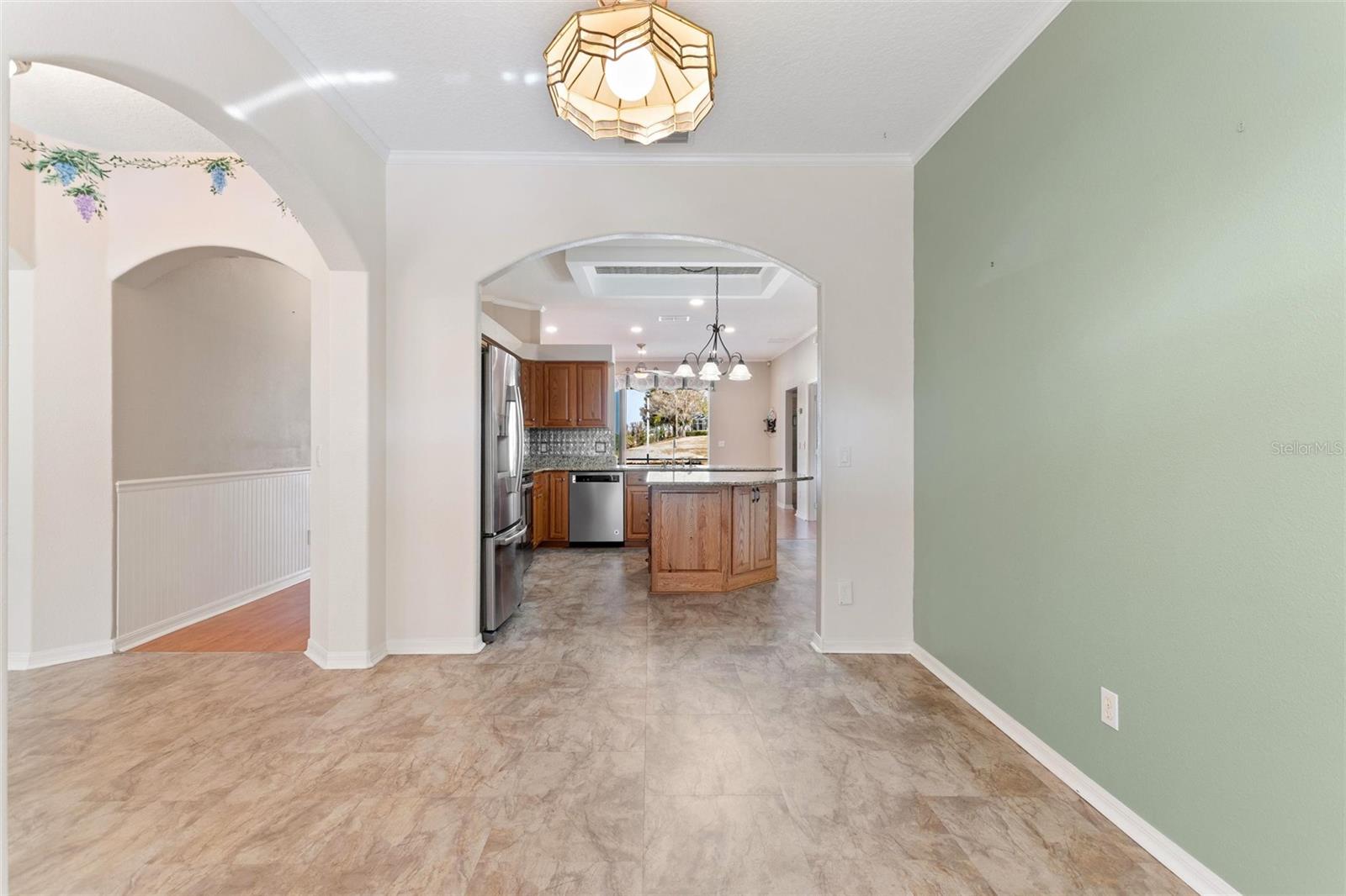 Image 15 of 70 For 2190 Caxton Avenue