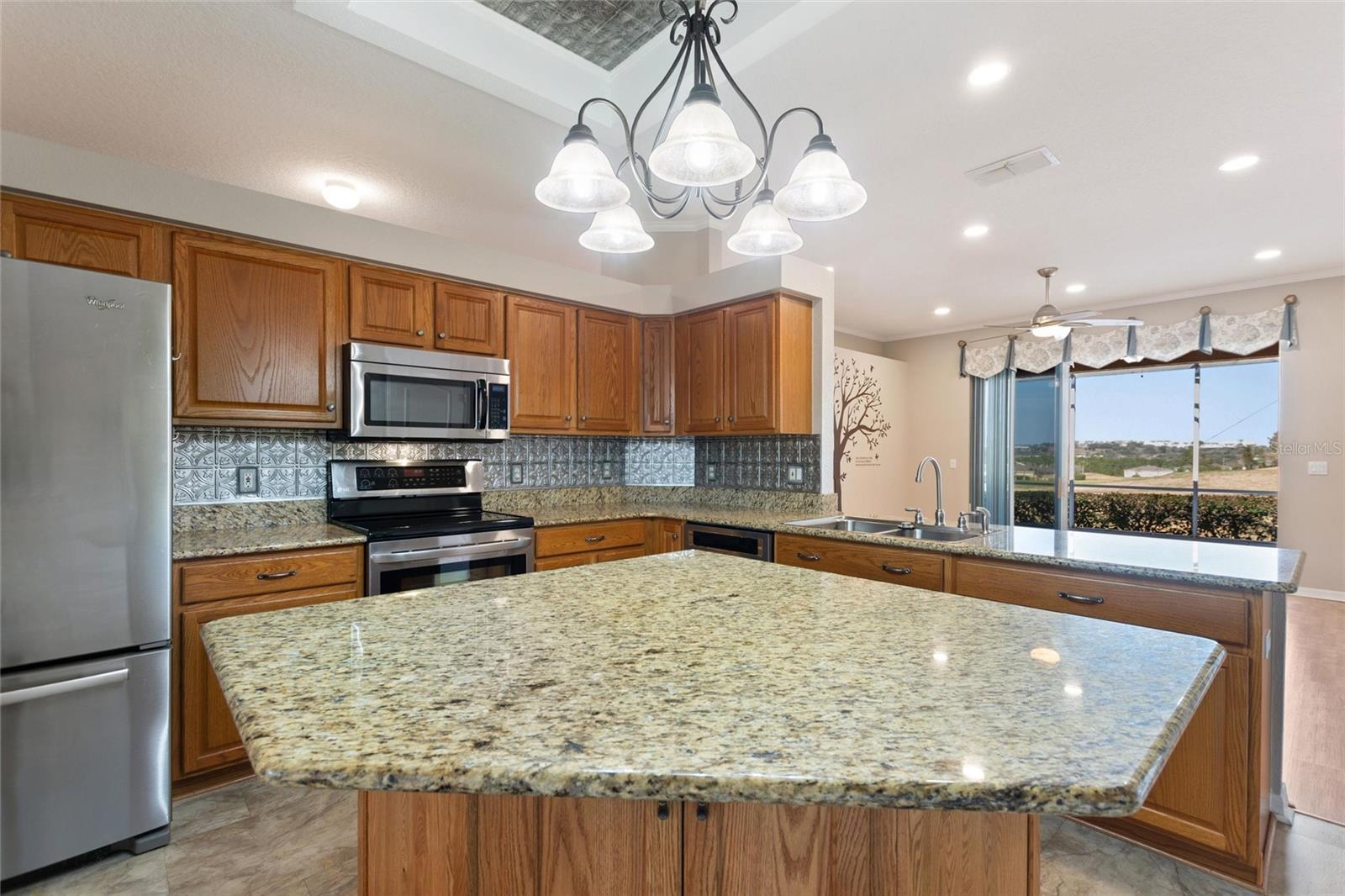 Image 17 of 70 For 2190 Caxton Avenue