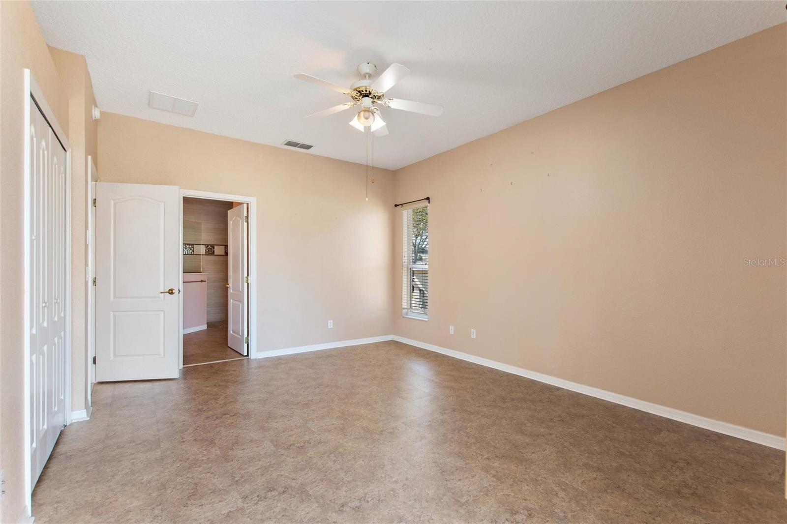 Image 32 of 70 For 2190 Caxton Avenue