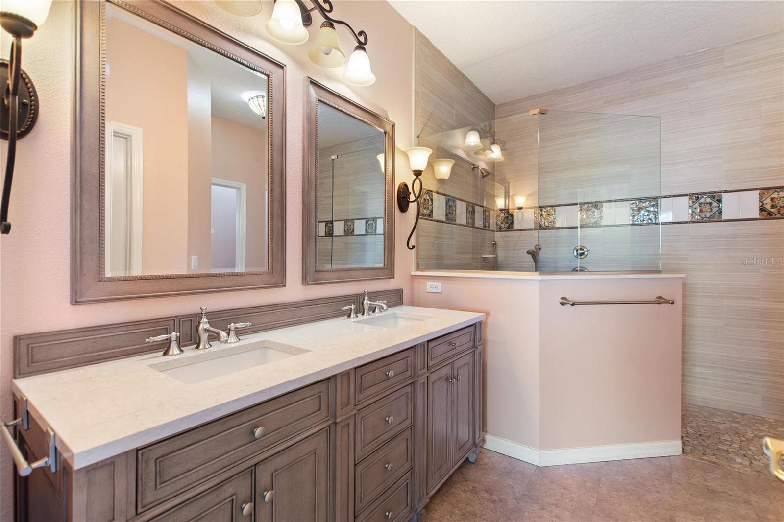 Image 33 of 70 For 2190 Caxton Avenue