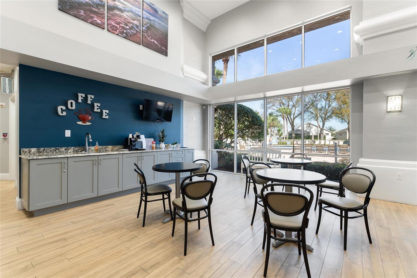 Image 60 of 70 For 2190 Caxton Avenue