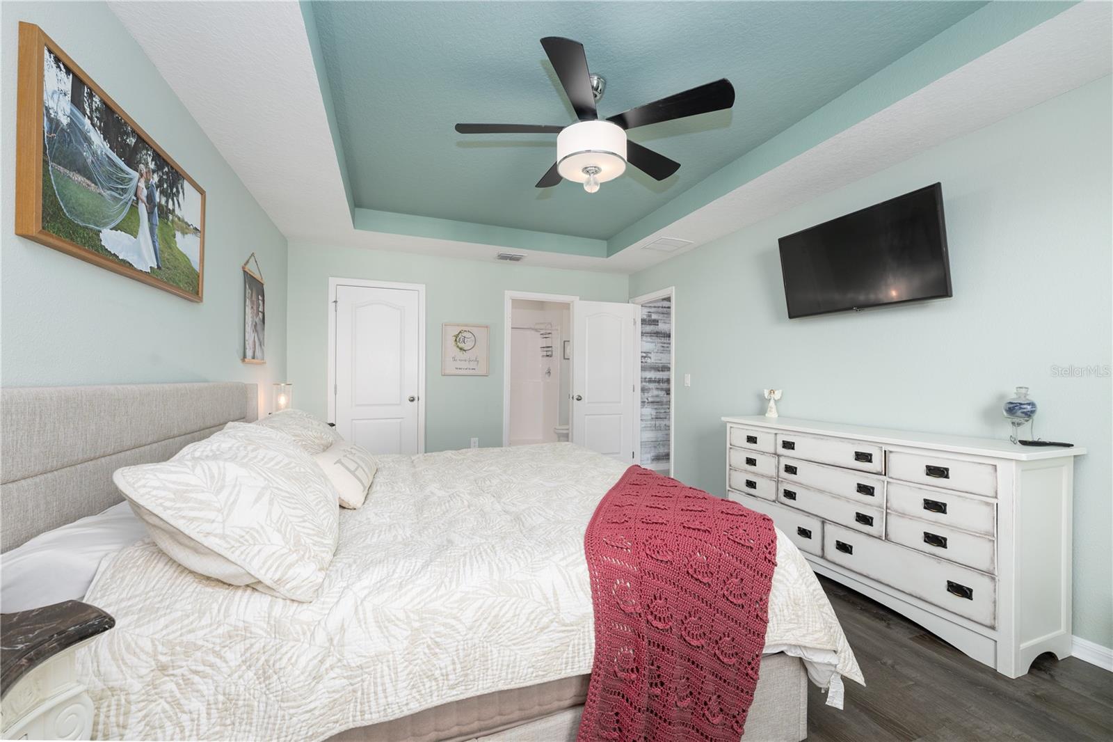 Image 18 of 37 For 15404 Taurus Court