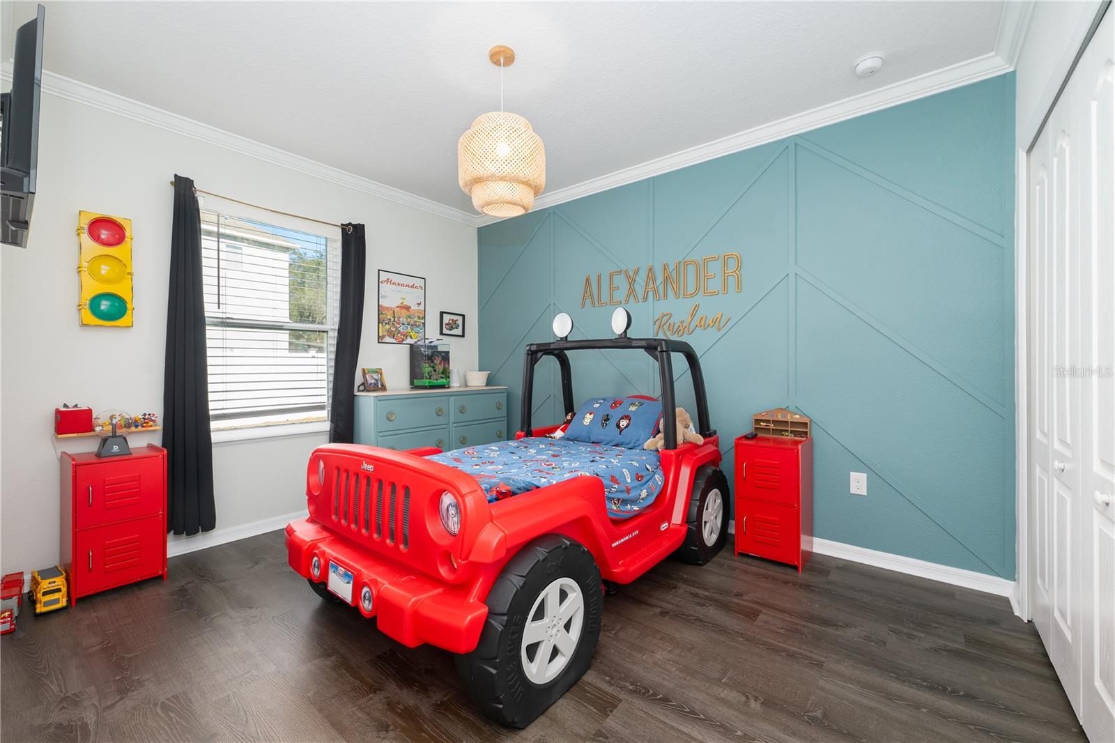 Image 21 of 37 For 15404 Taurus Court