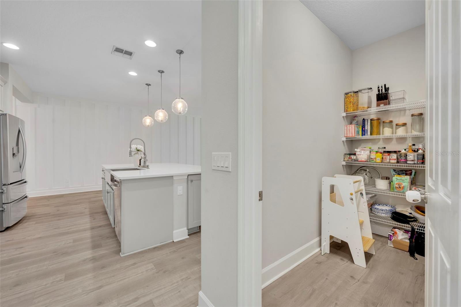 Image 15 of 51 For 3430 Buoy Circle