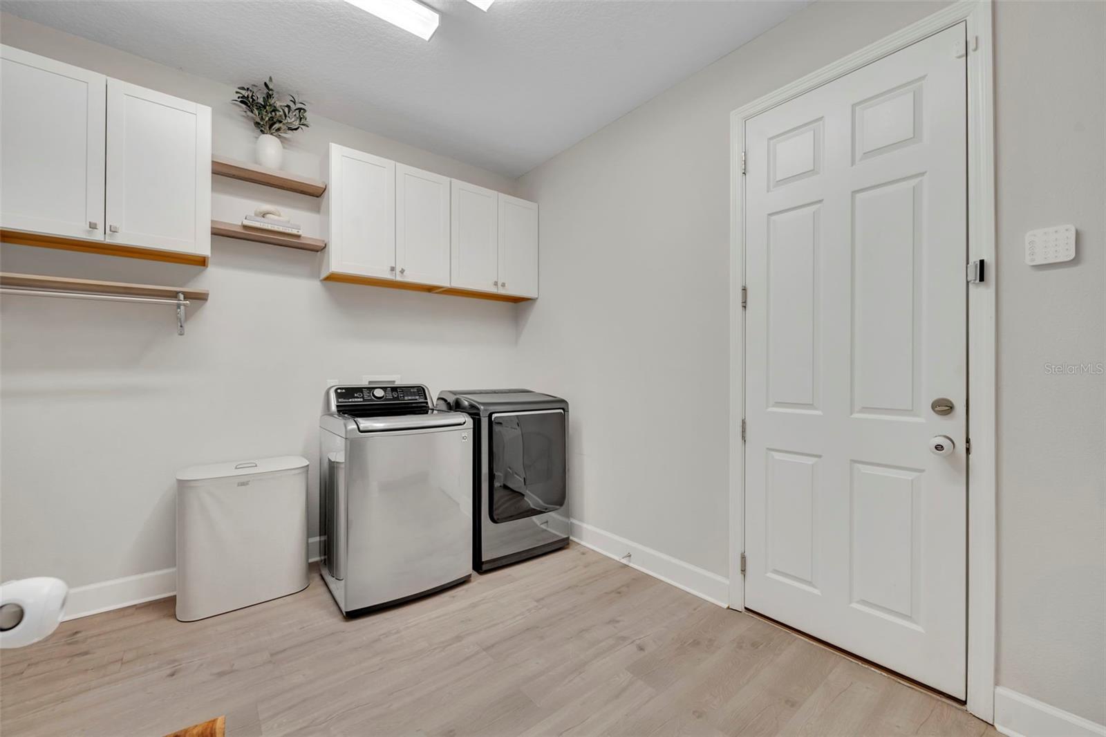 Image 16 of 51 For 3430 Buoy Circle