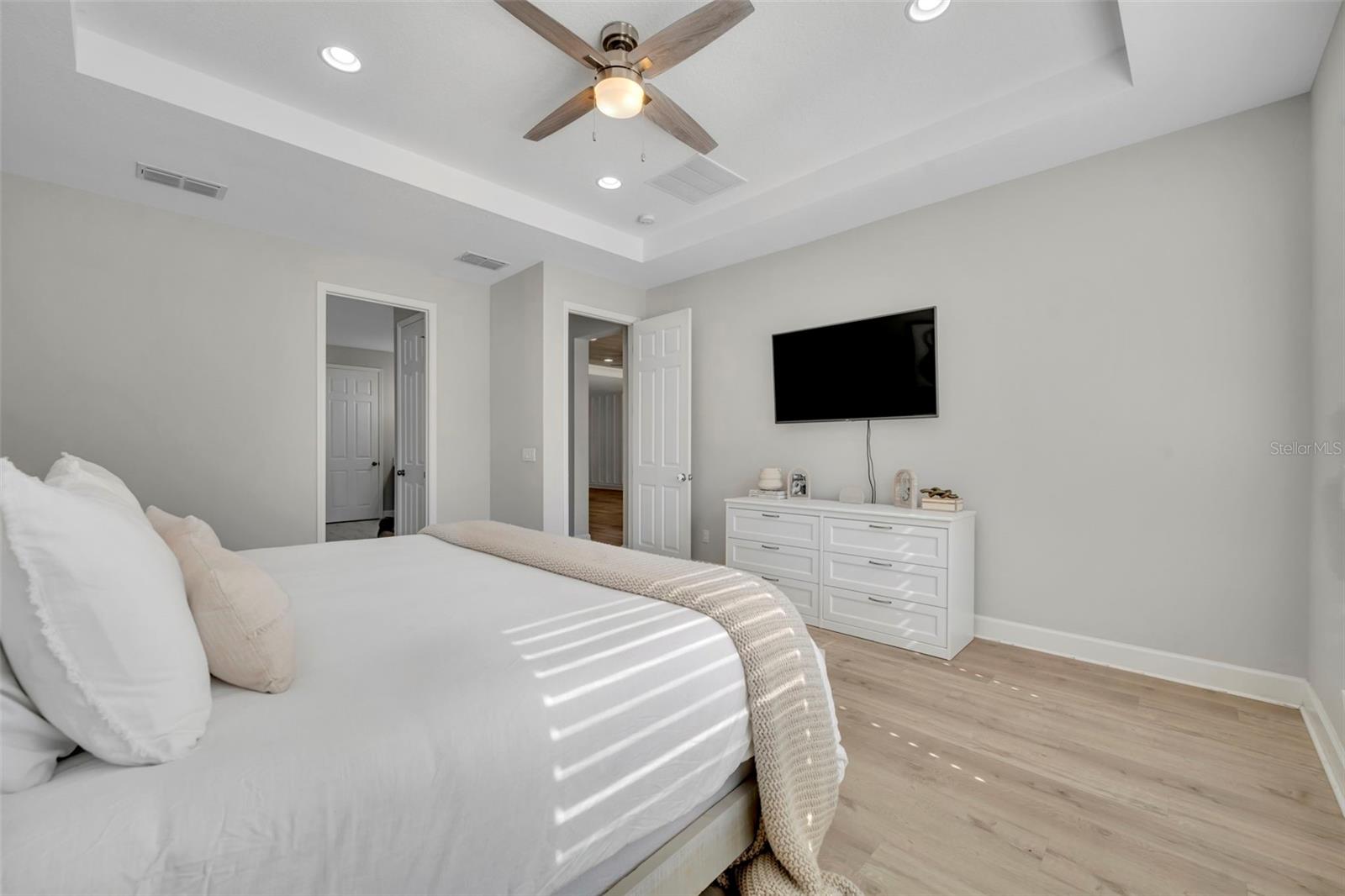 Image 34 of 51 For 3430 Buoy Circle