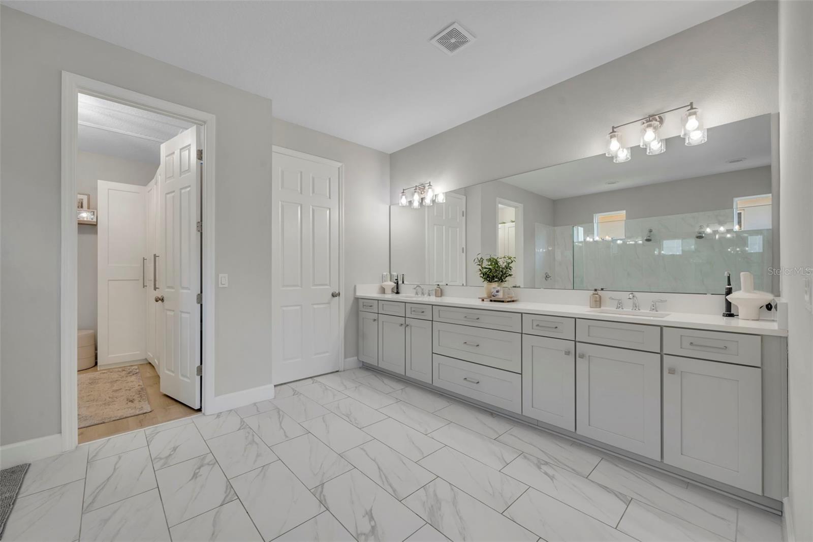 Image 36 of 51 For 3430 Buoy Circle