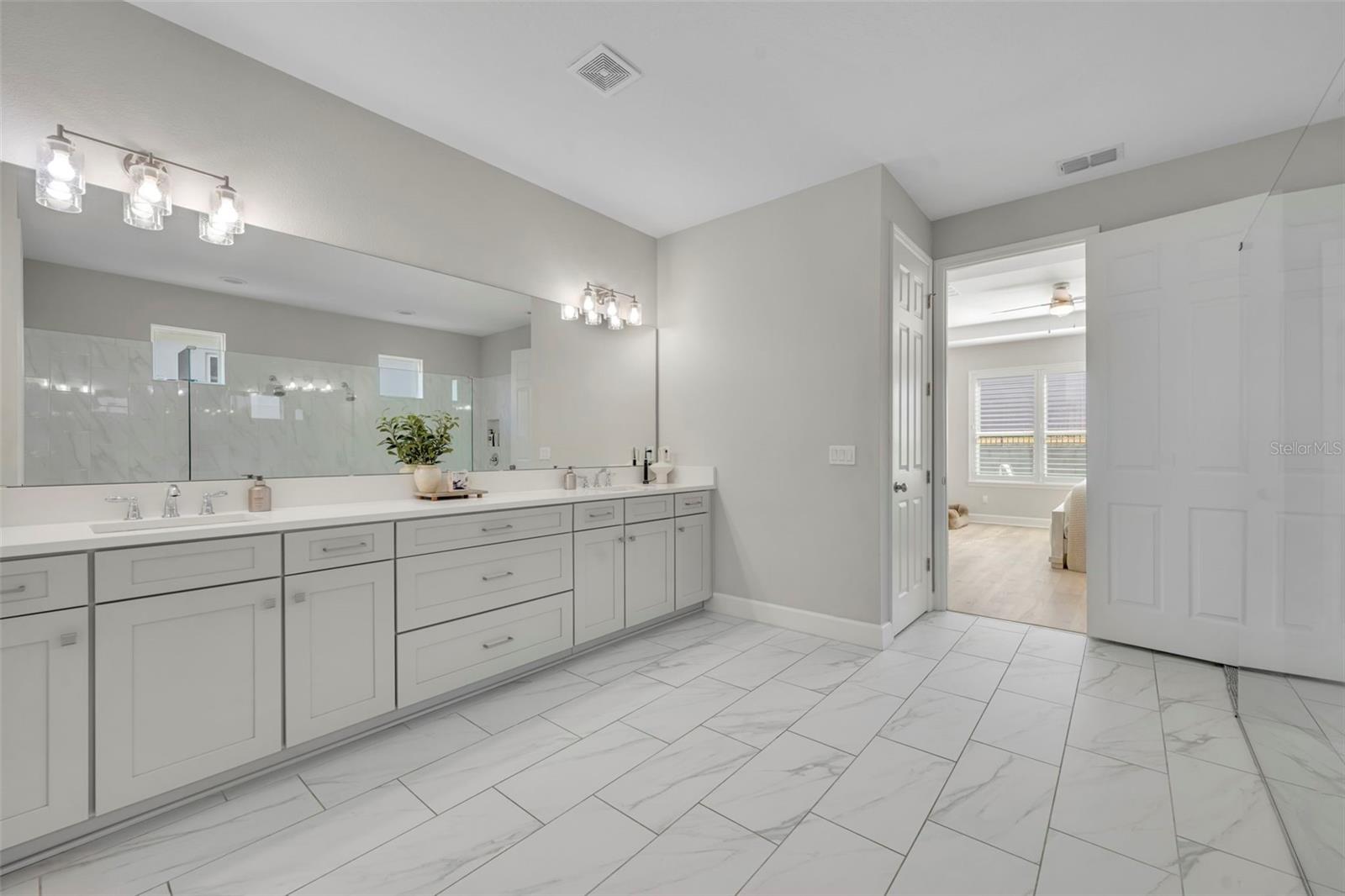 Image 37 of 51 For 3430 Buoy Circle