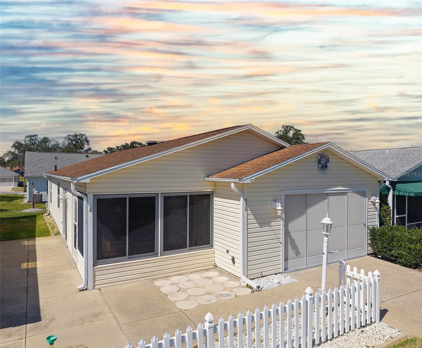 Details for 432 Hildalgo Drive, THE VILLAGES, FL 32159