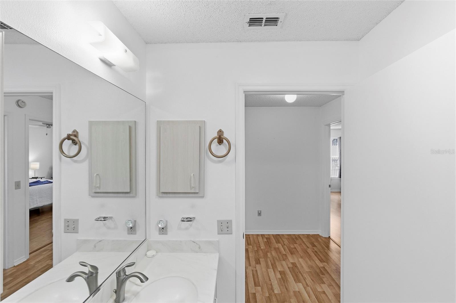 Image 14 of 21 For 432 Hildalgo Drive