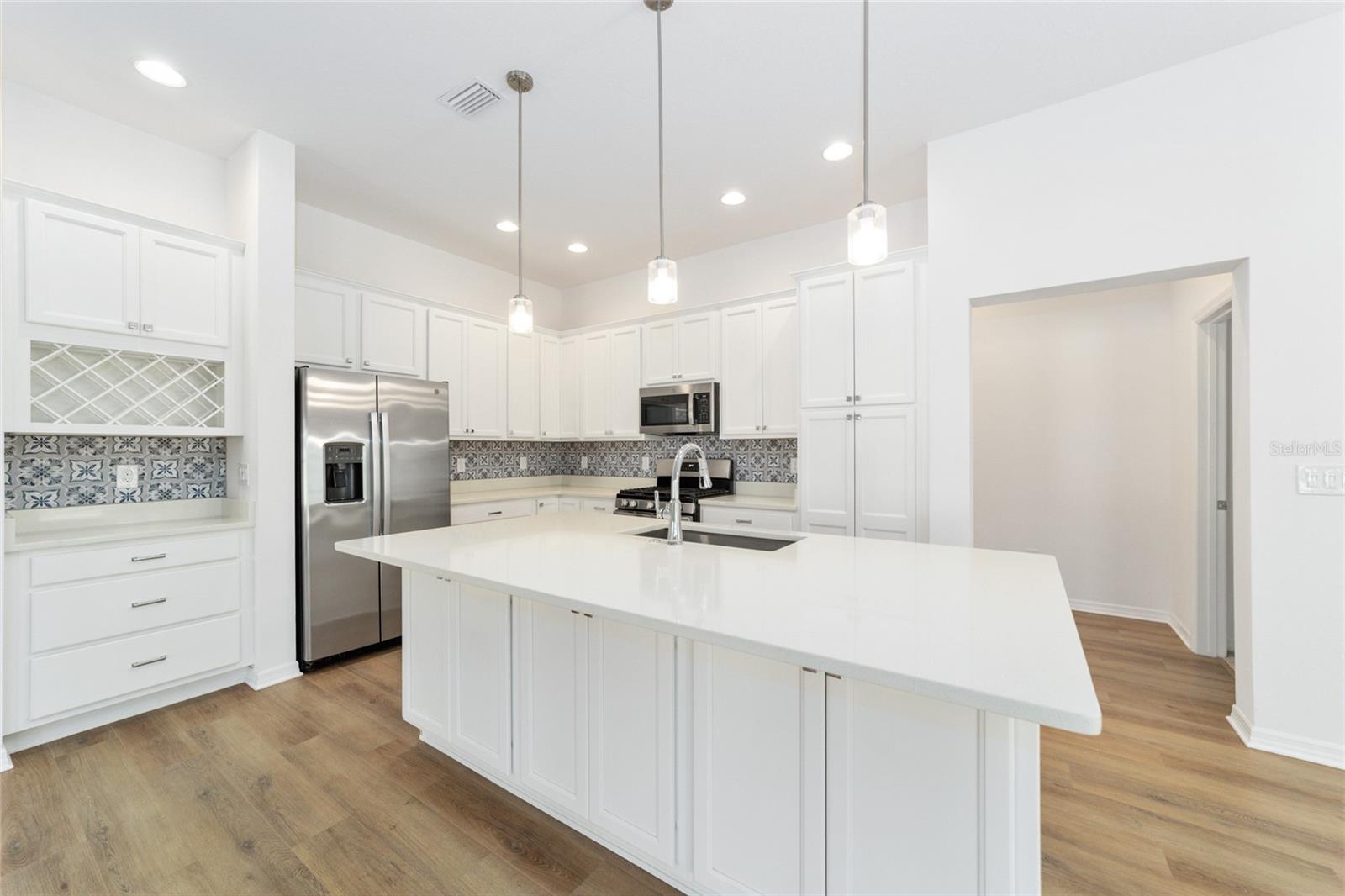 Image 17 of 48 For 1706 Colleen Court