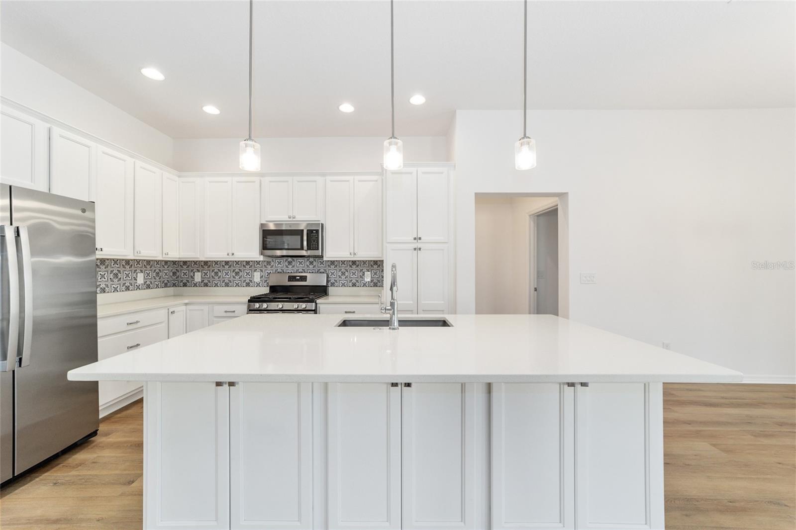 Image 18 of 48 For 1706 Colleen Court