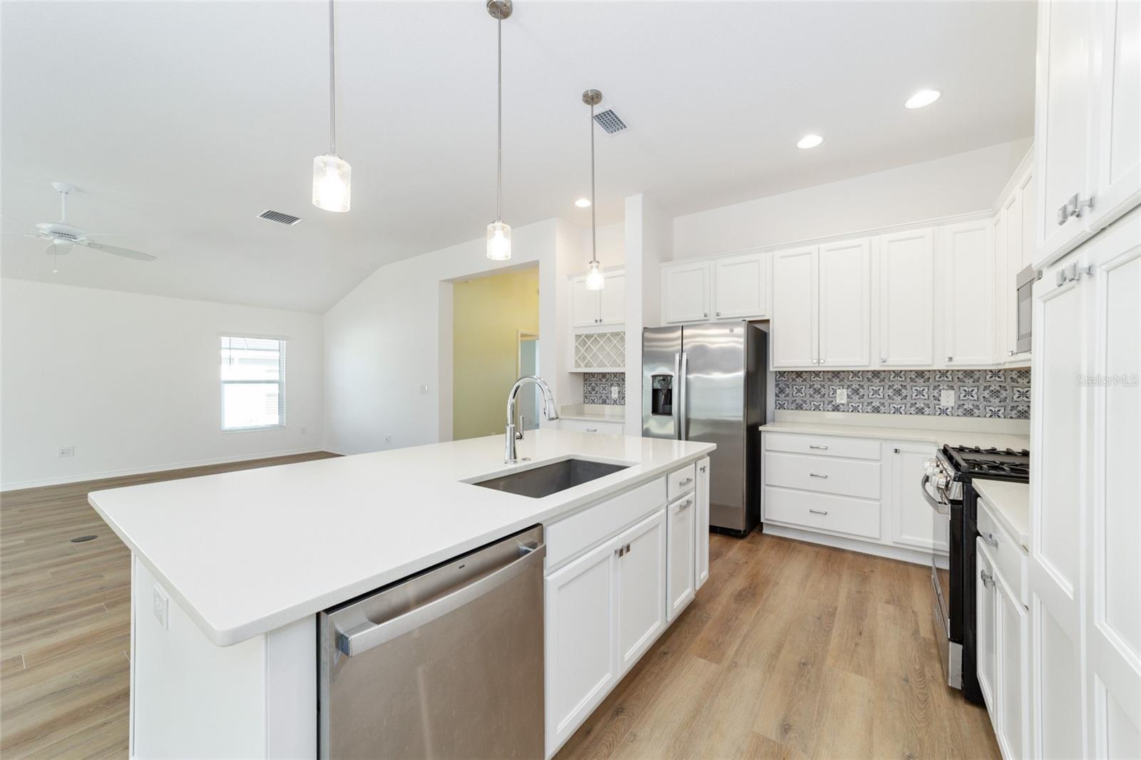 Image 20 of 48 For 1706 Colleen Court