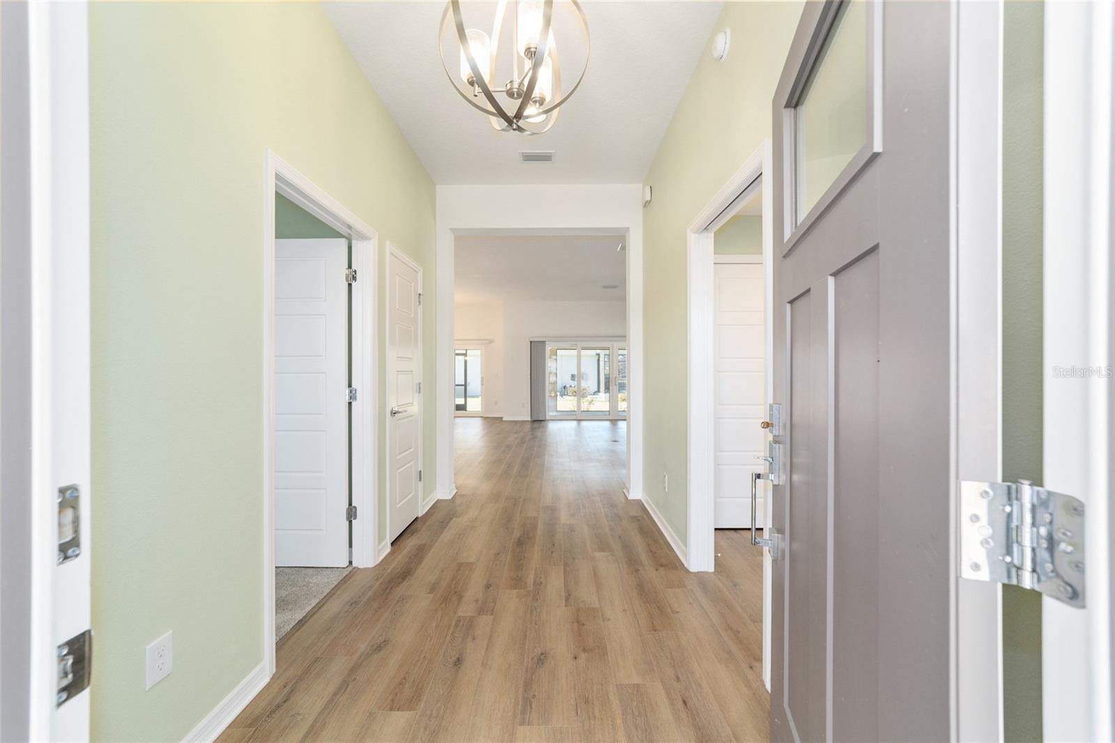 Image 8 of 48 For 1706 Colleen Court