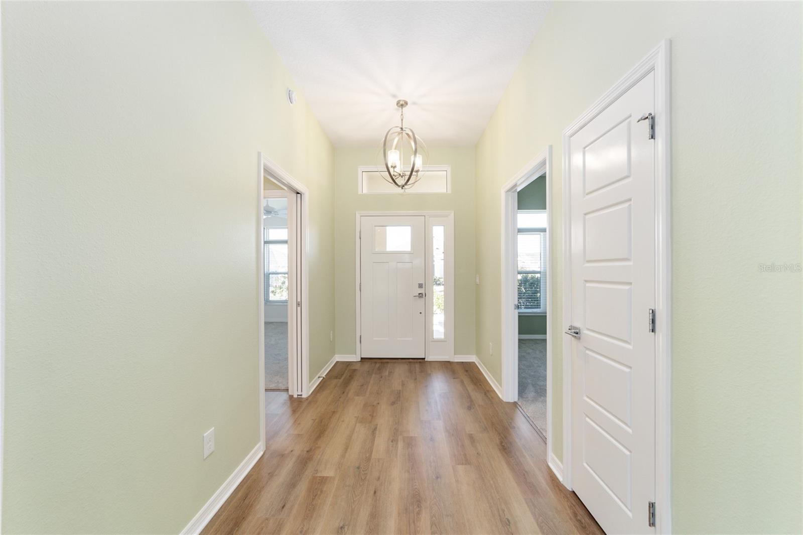 Image 9 of 48 For 1706 Colleen Court