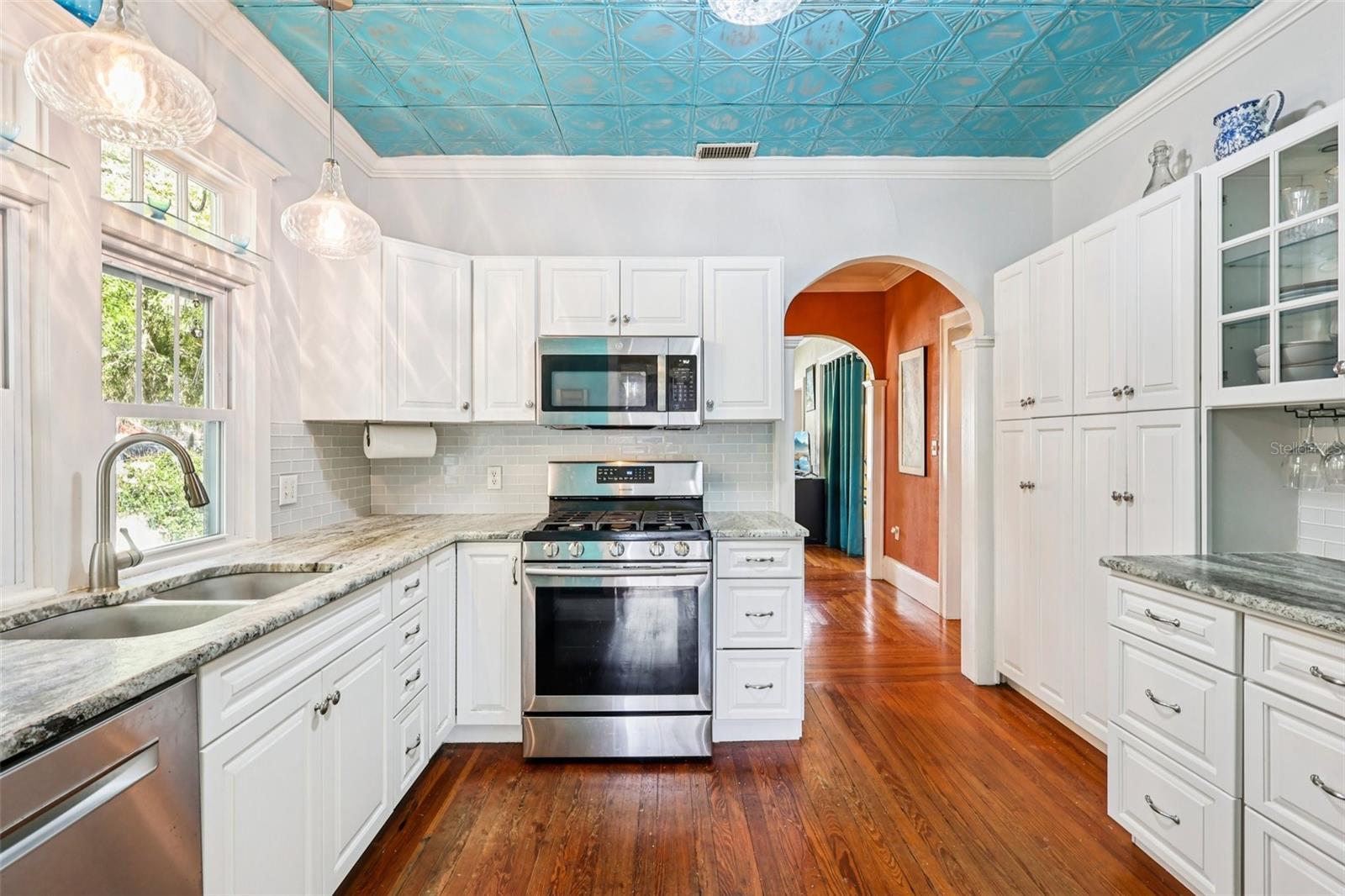 Image 13 of 74 For 832 9th Avenue