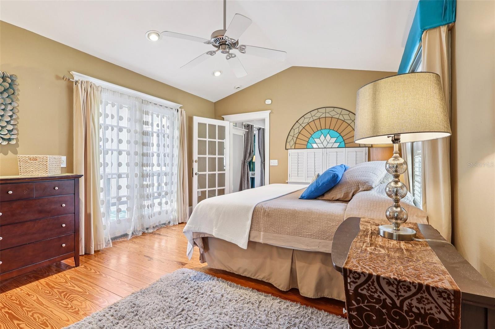 Image 24 of 74 For 832 9th Avenue