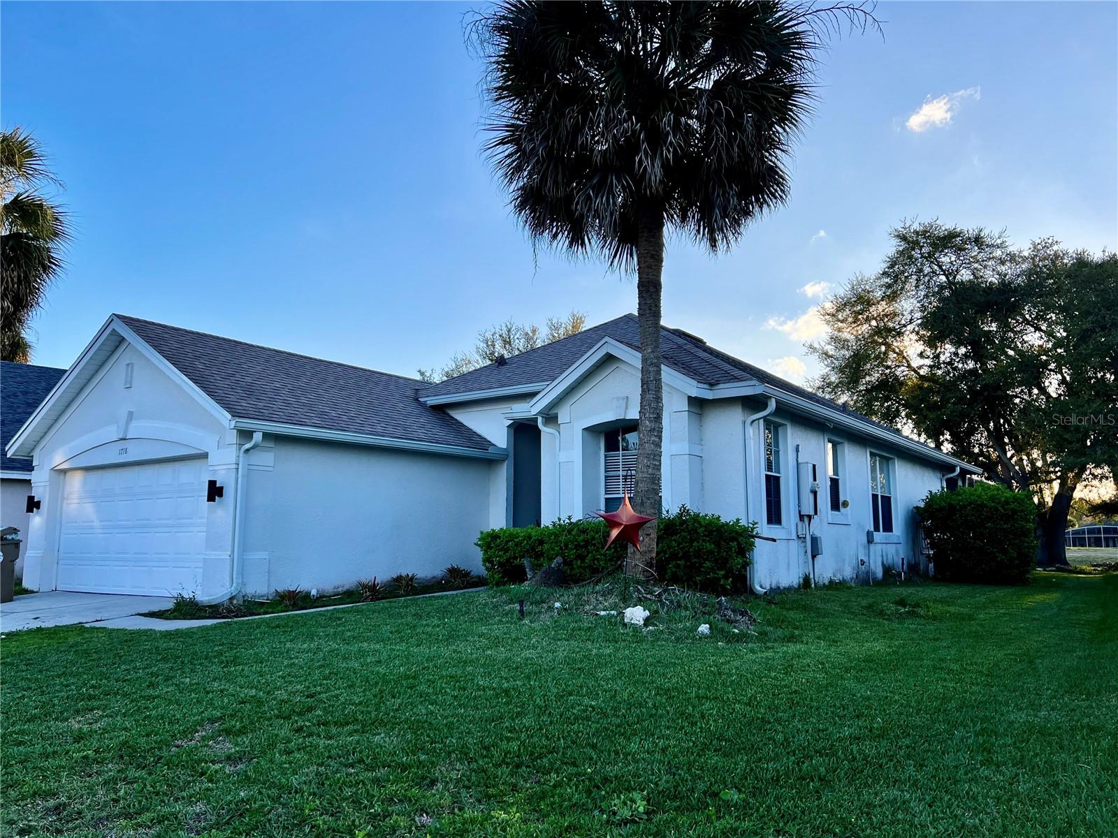 Image 2 of 33 For 1718 Golfview Drive