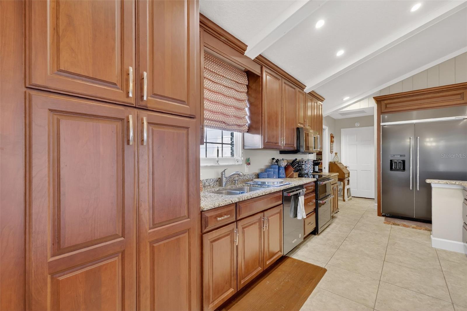 Image 12 of 42 For 1404 Regency Court