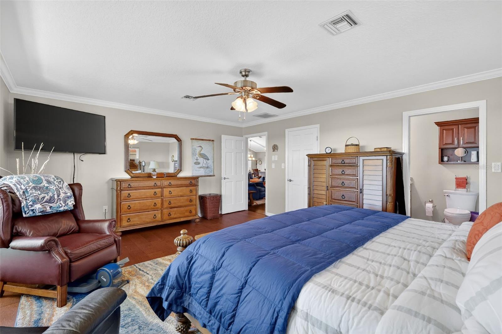 Image 21 of 42 For 1404 Regency Court