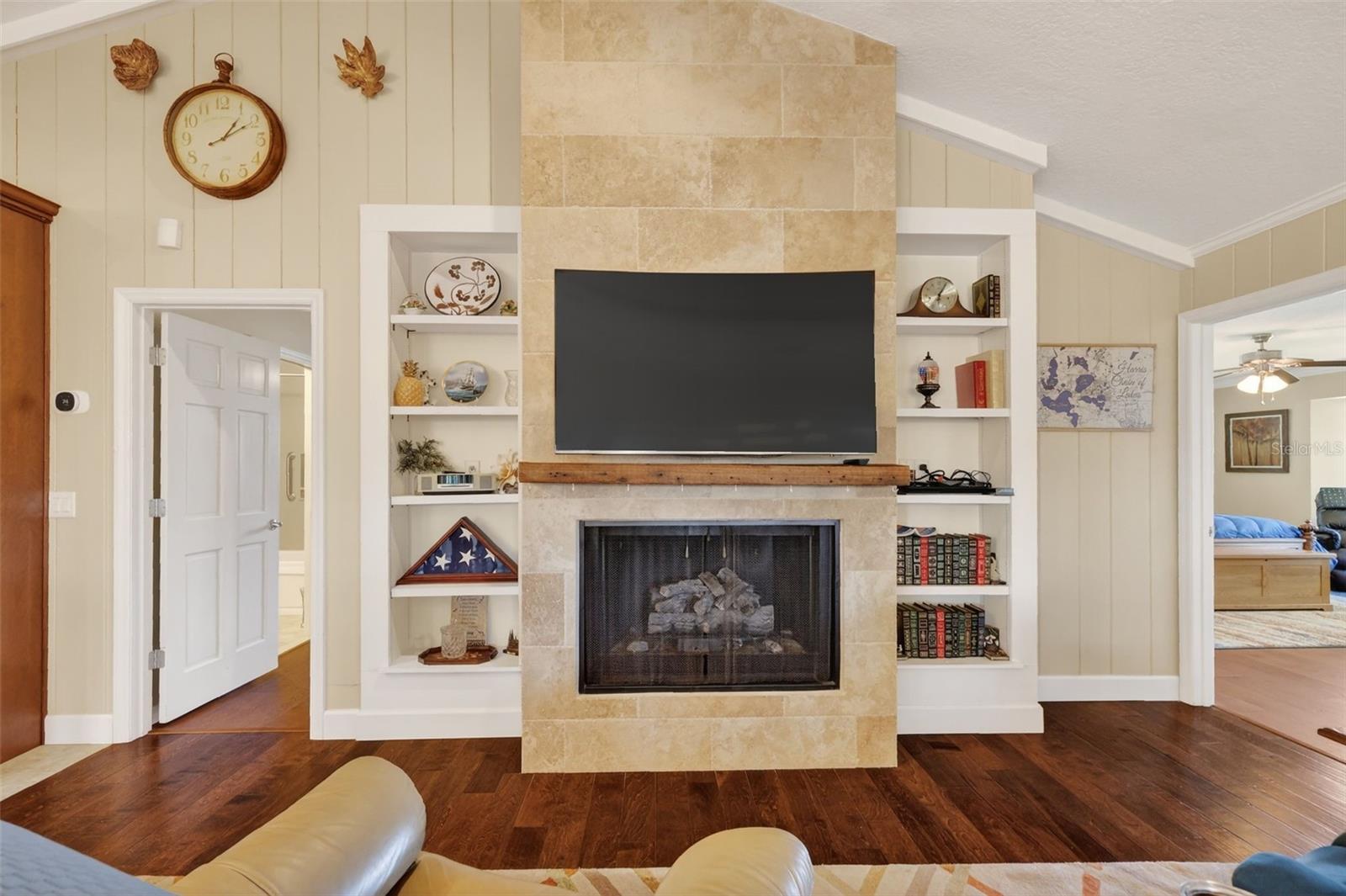 Image 8 of 42 For 1404 Regency Court