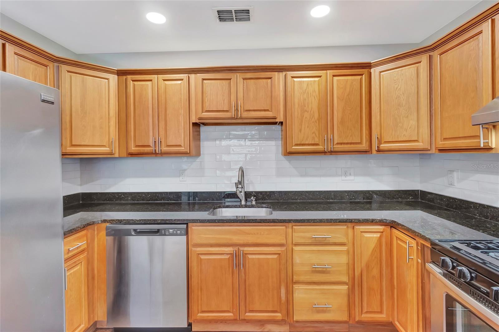 Image 11 of 43 For 720 Webster Avenue