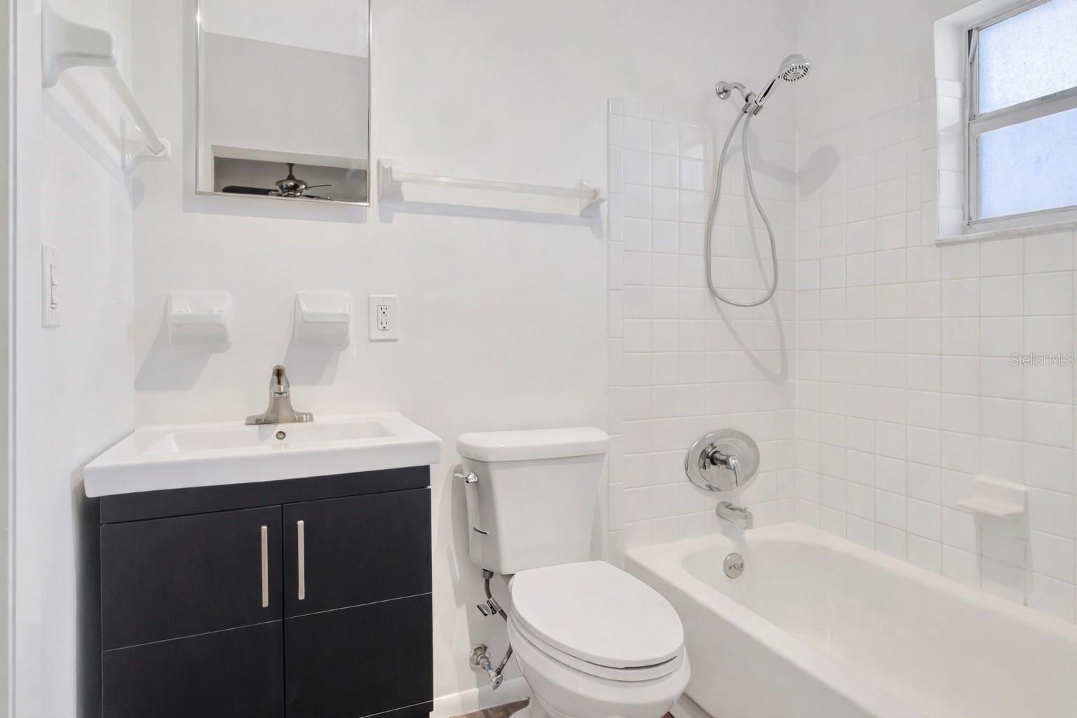 Image 23 of 43 For 720 Webster Avenue