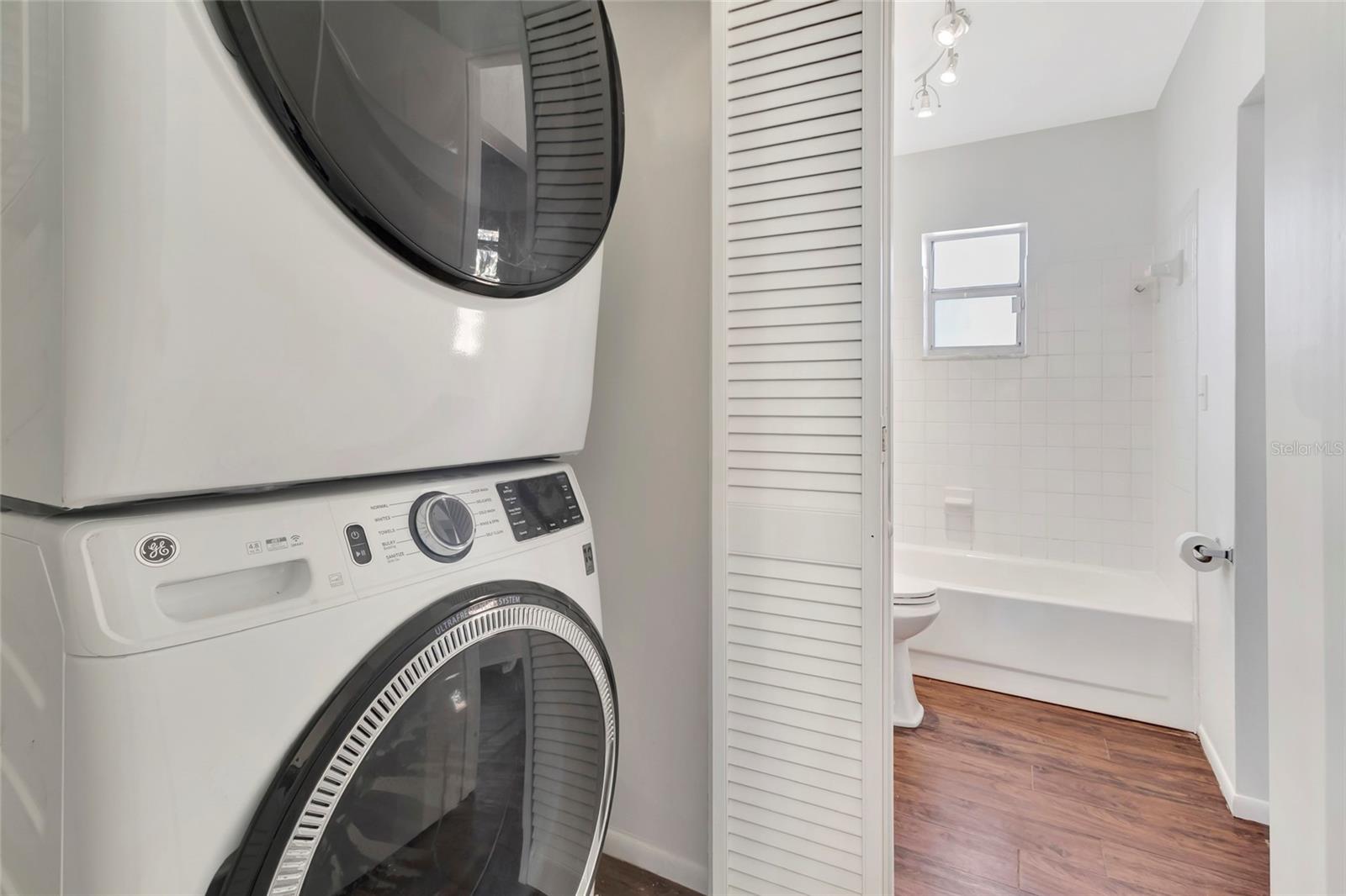 Image 25 of 43 For 720 Webster Avenue