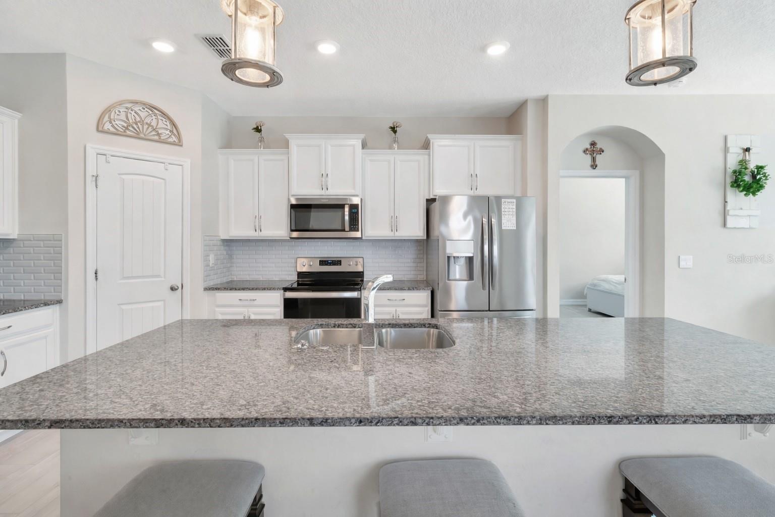 Image 13 of 46 For 401 Halter Drive