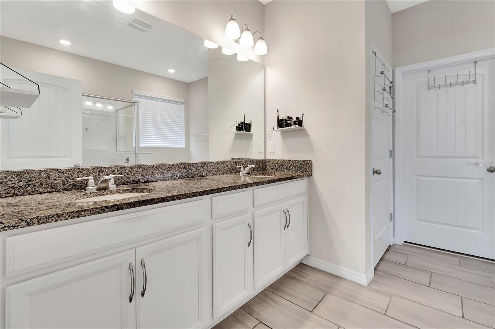 Image 23 of 46 For 401 Halter Drive